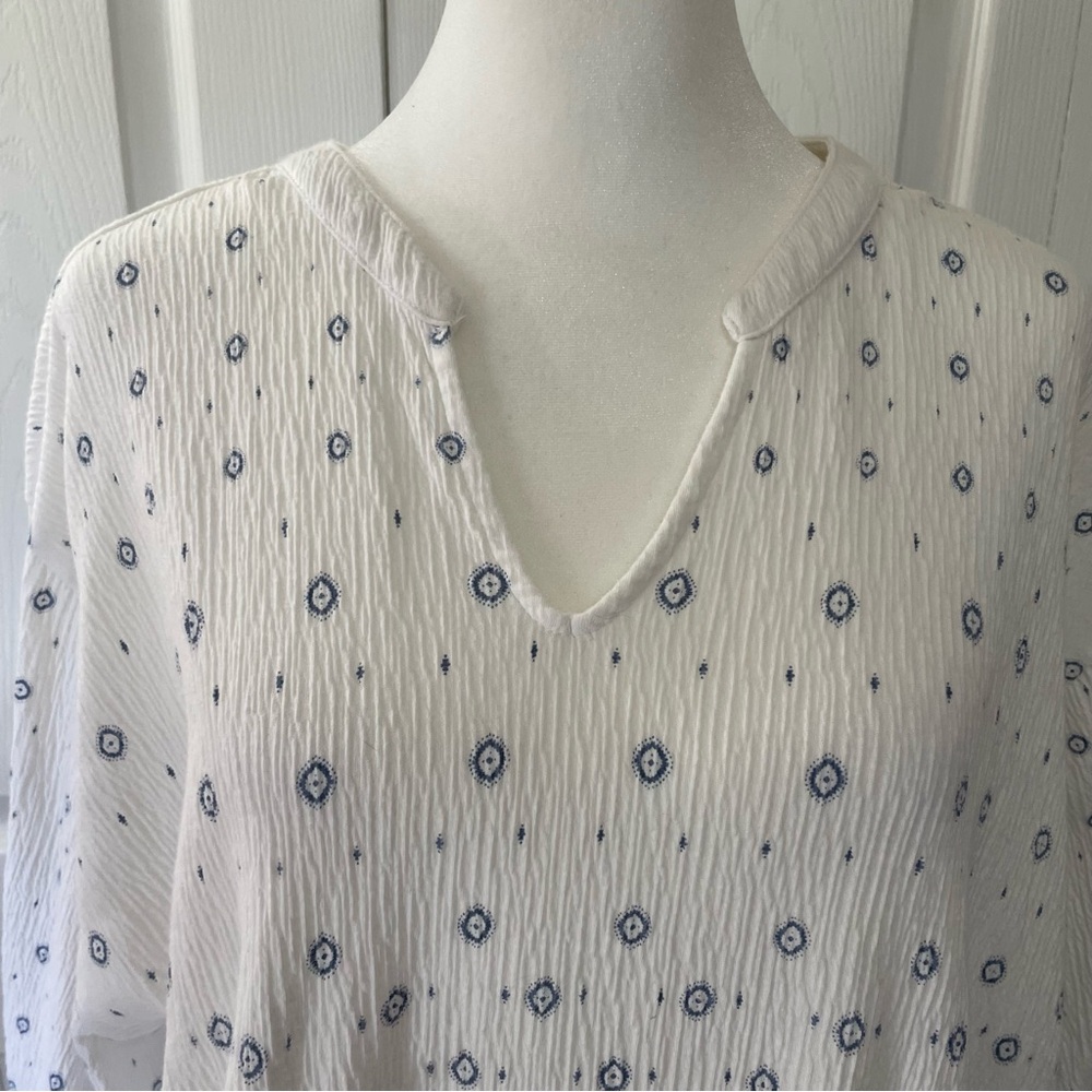 Blue Mountain Brand Women’s Tunic in Size 3X, White and Blue